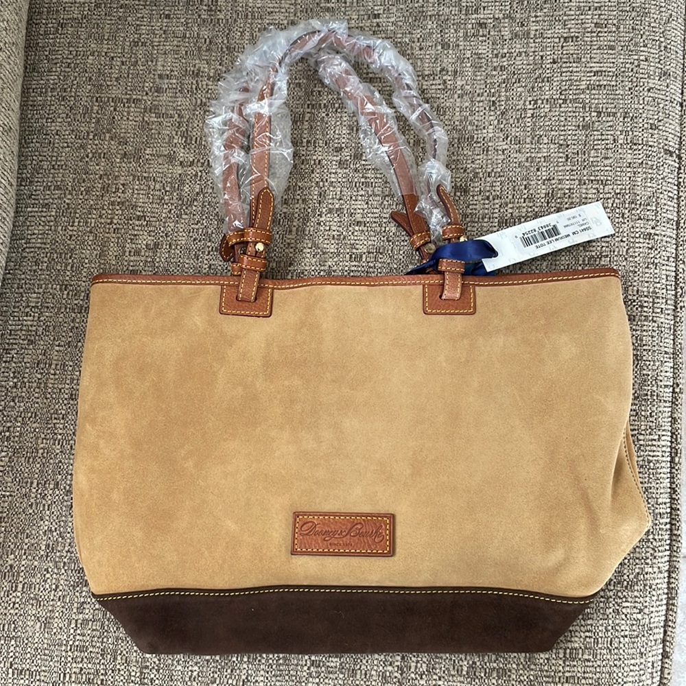 Dooney and Bourke Medium Lee Tote Camel